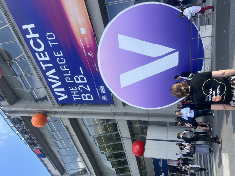 Eingang zu den Messehallen der VivaTech
